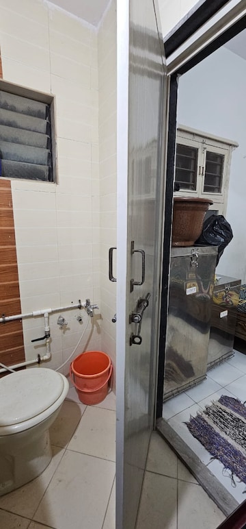 Bathroom in 4 BHK Villa at Thaltej – for Rent
