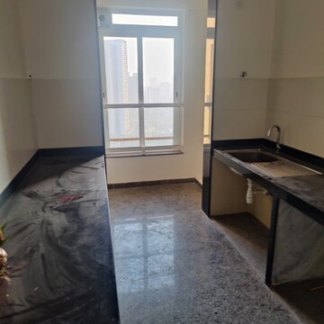 Room in 2 BHK Apartment at Kalpataru Radiance, Goregaon West – for Rent