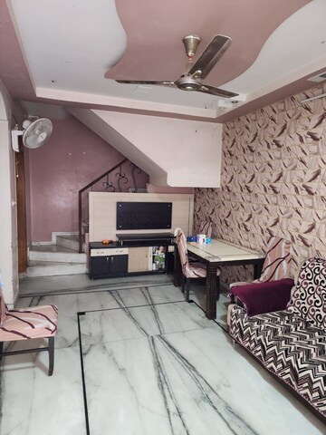 Master Bedroom in 3 BHK Villa at Science City – for Rent