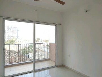 Room in 2 BHK Apartment at Godrej Boulevard, Manjari – for Rent
