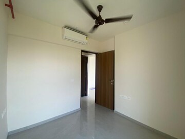 Room in 2 BHK Apartment at Piramal Vaikunth, Balkum Pada – for Rent