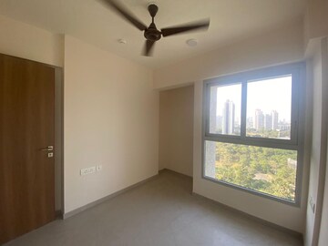 Room in 2 BHK Apartment at Piramal Vaikunth, Balkum Pada – for Rent