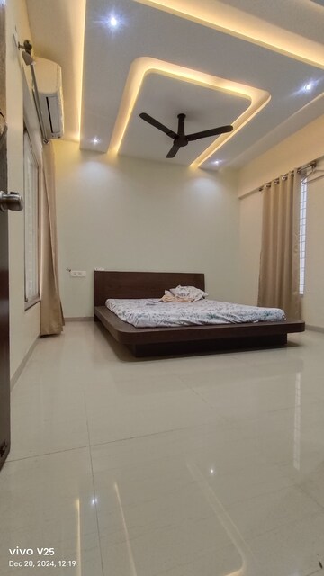 Bedroom in 2 BHK Apartment at La Gloriosa Apartment, Kalyani Nagar – for Rent