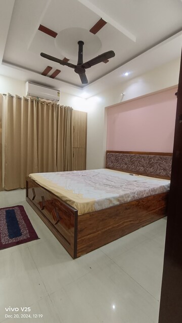 Bedroom in 2 BHK Apartment at La Gloriosa Apartment, Kalyani Nagar – for Rent