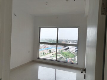 Room in 2 BHK Apartment at Godrej Boulevard, Manjari – for Rent