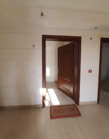 Room in 3 BHK Apartment at ATS Triumph, Sector 104 – for Sale