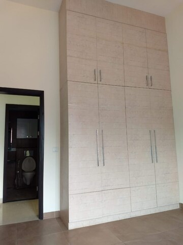 Room in 2 BHK Apartment at Arge Helios, Hennur Road – for Sale