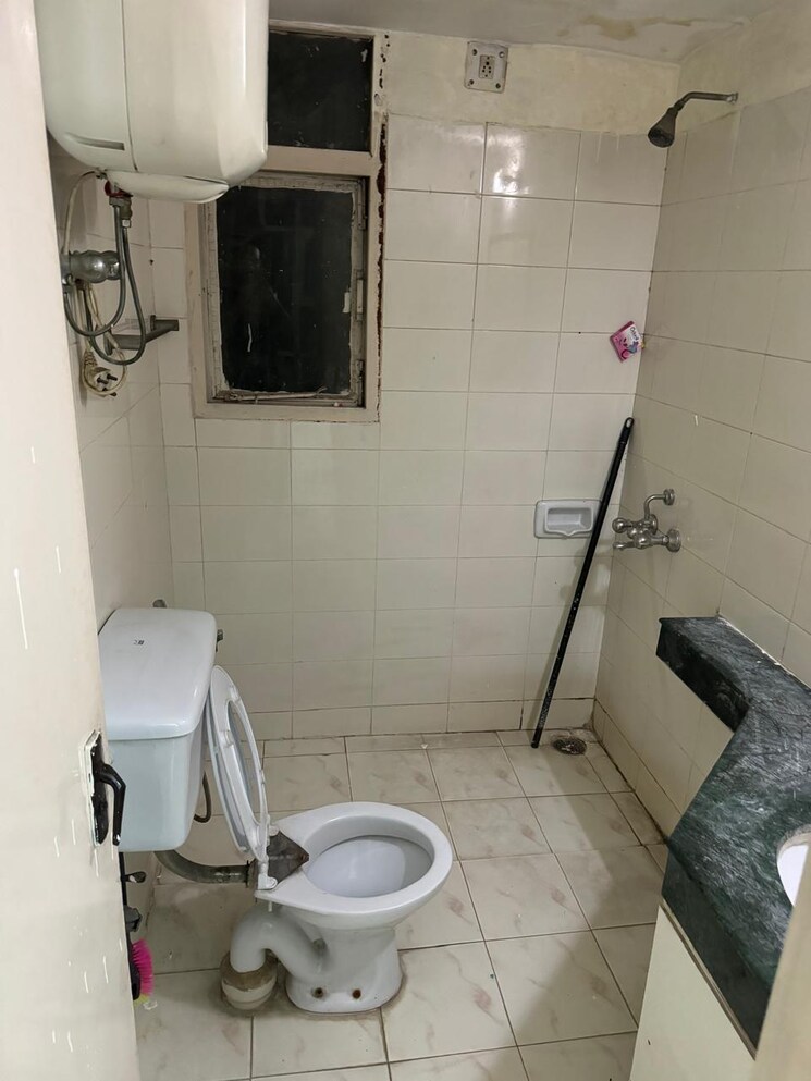 Bathroom, ansal-sushant-estate 2 Bedroom 1100 Sq.Ft. Apartment In Sector 52 Gurgaon 7981641