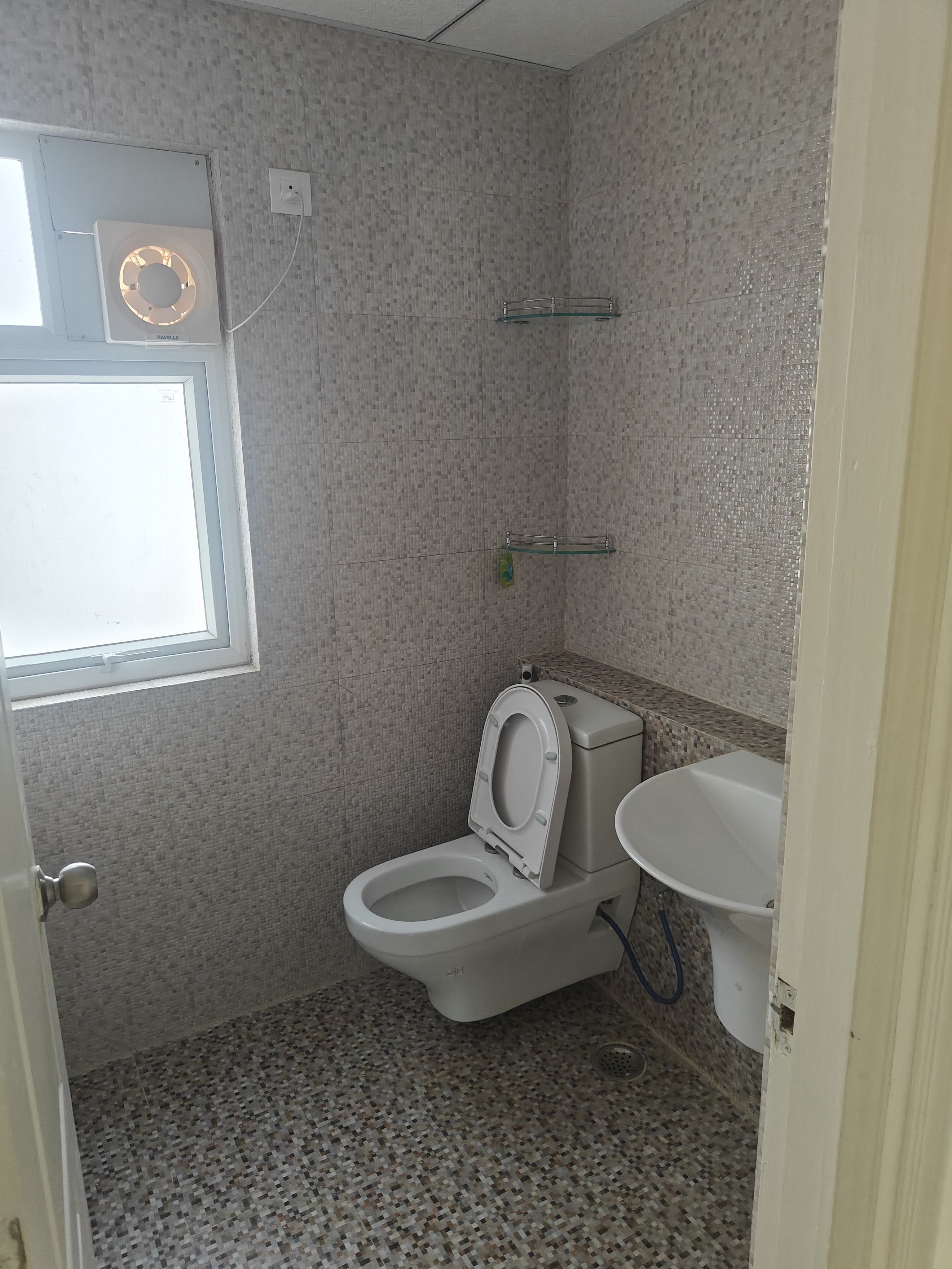 3.5 BHK + Pooja Room,Servant Room Apartment For Sale in Shree Vardhman Victoria