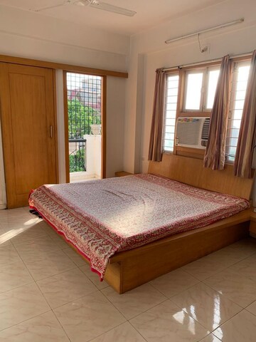 Bedroom in 2 BHK Apartment at Navrangpura – for Rent