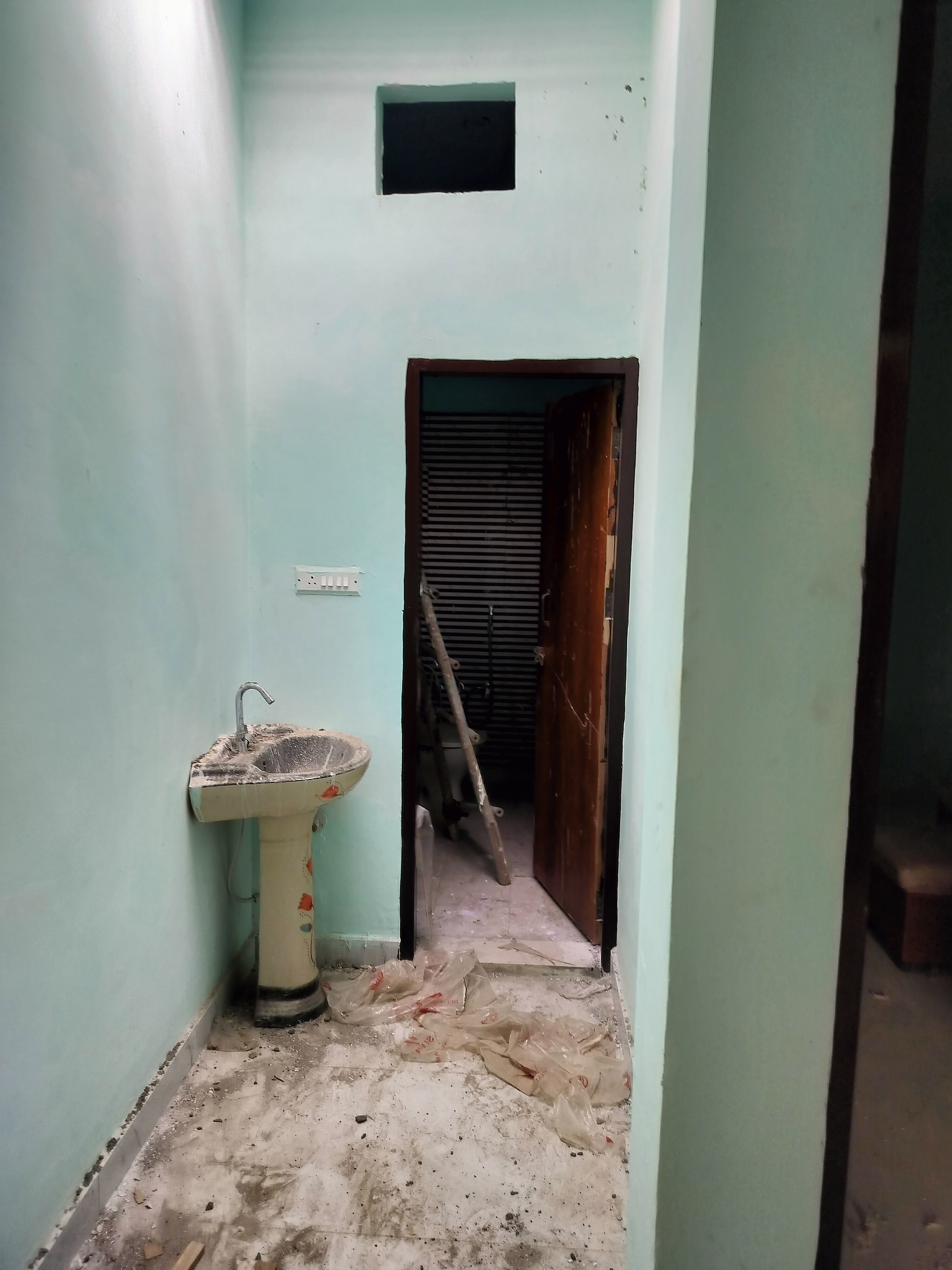 2.5 BHK + Study Room Apartment For Sale in Amrapali Golf Homes