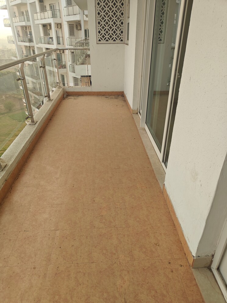 Balcony, shree-vardhman-victoria 3.5 Bedroom 1950 Sq.Ft. Apartment In Sector 70 Gurgaon 7981671
