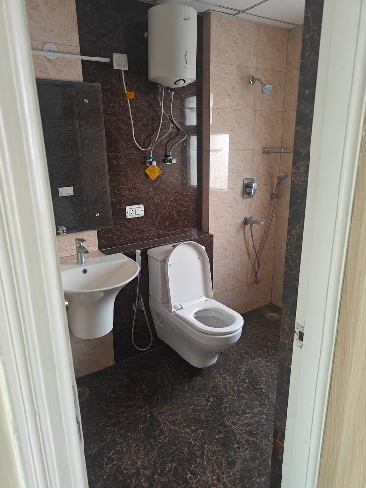 Bathroom, shree-vardhman-victoria 3.5 Bedroom 1950 Sq.Ft. Apartment In Sector 70 Gurgaon 7981671