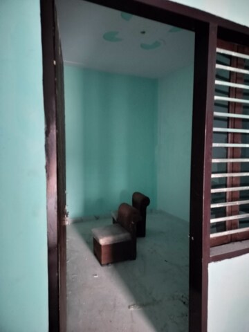 Furnished Amenities in 2.5 BHK Apartment at Amrapali Golf Homes, Sector 4, Greater Noida – for Sale