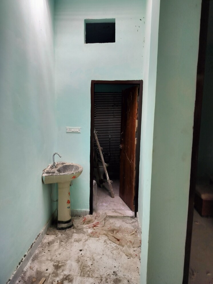 Bathroom, amrapali-golf-homes 2 Bedroom 835 Sq.Ft. Apartment In Sector 4 Greater Noida Greater Noida 7981682