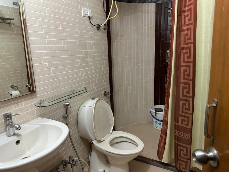 Bathroom, sector 20 4 Bedroom 2300 Sq.Ft. Apartment In Sector 20 Panchkula 7981718