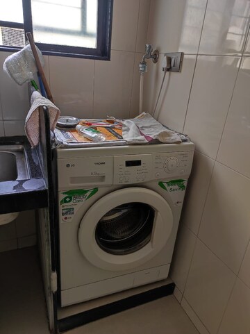 Bathroom in 1.5 BHK Apartment at Silvanus Apartment, Pashan – for Rent