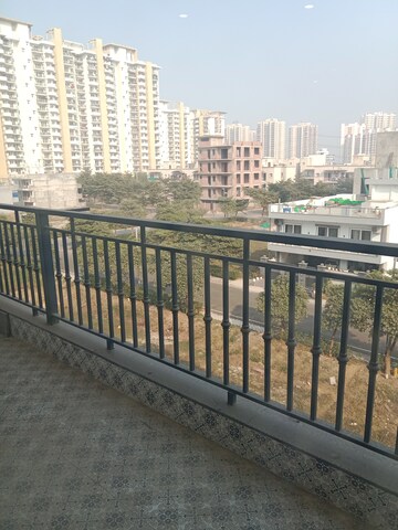 Balcony in 3 BHK Builder Floor at BPTP Amstoria Country Floor, Sector 102 – for Sale