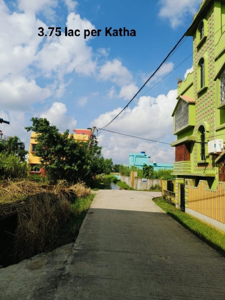 Garden, joka  721 Sq.Ft. Plot In Joka Kolkata 7981777