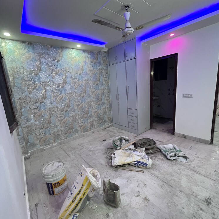 Room, khirki extension 3 Bedroom 100 Sq.Yd. Builder Floor In Khirki Extension Delhi 7981780