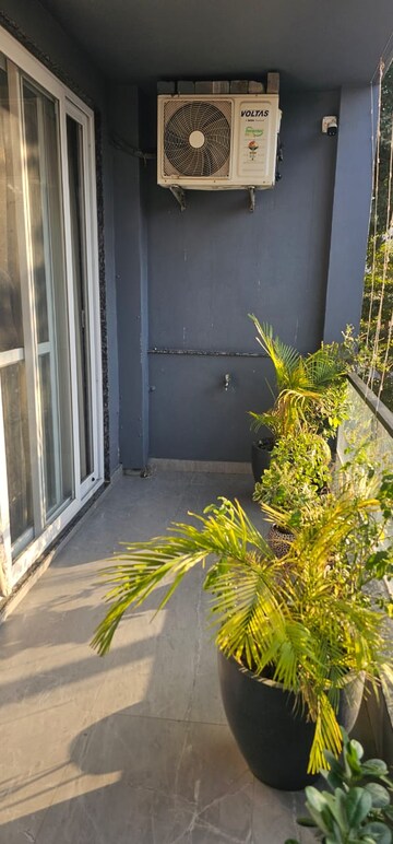 Balcony in 3 BHK Builder Floor at BPTP Amstoria Country Floor, Sector 102 – for Sale