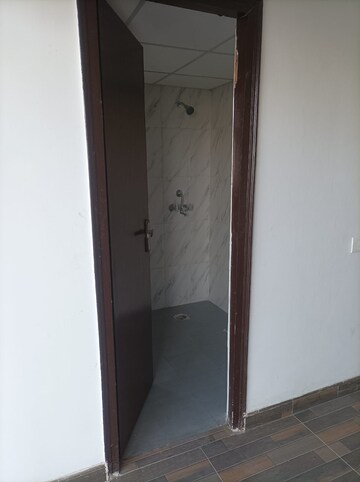 Furnished Amenities in 2 BHK Apartment at Sector 16b Greater Noida – for Rent