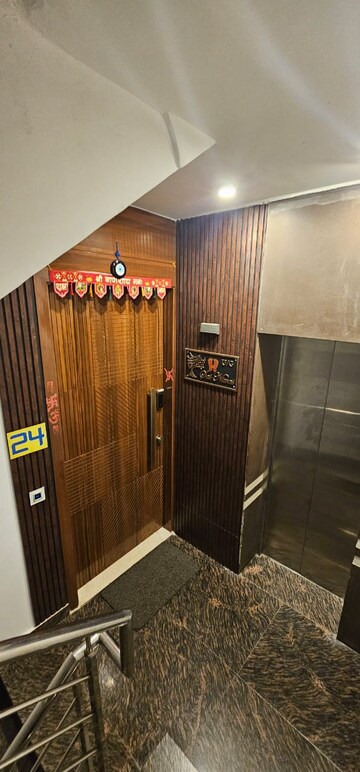 Furnished Amenities in 3 BHK Builder Floor at BPTP Amstoria Country Floor, Sector 102 – for Sale