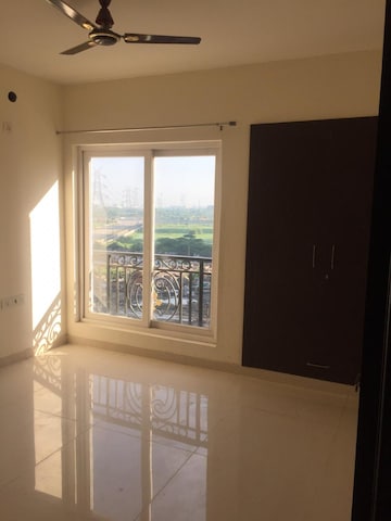 Room in 2 BHK Apartment at Ace Golfshire, Sector 150 – for Rent