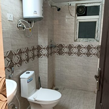 Bathroom in 3 BHK Apartment at Aims Greens Avenue, Sector 4 Greater Noida – for Rent