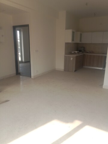 Room in 3 BHK Independent House at BPTP Amstoria Country Floor, Sector 102 – for Sale