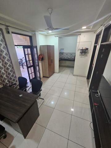 Master Bedroom in 2 BHK Independent House at Gomti Nagar – for Rent