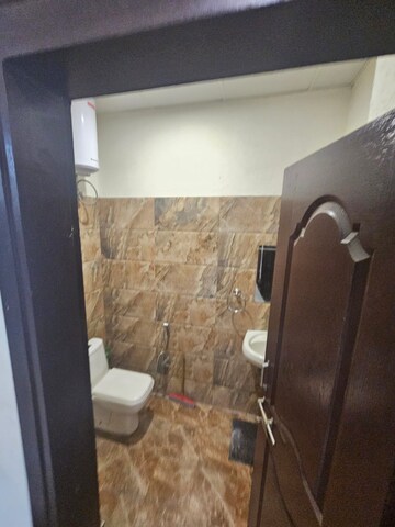 Furnished Amenities in 2 BHK Independent House at Gomti Nagar – for Rent