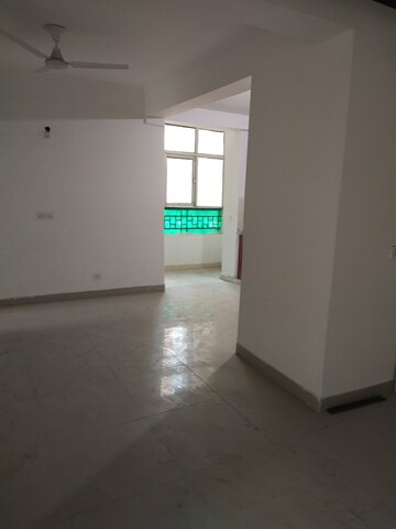 Building Lobby in 3 BHK Apartment at Kbnows Apartment, Sector 16 Greater Noida – for Rent