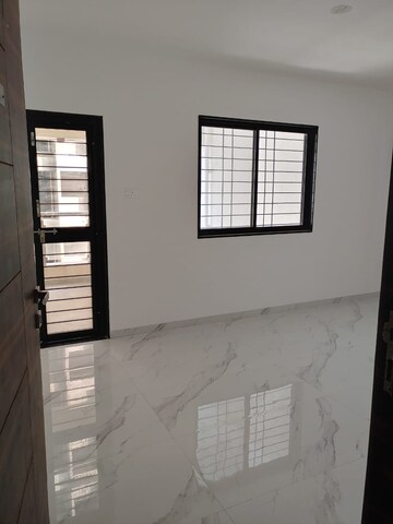 Room in 2 BHK Apartment at Wadgaon Sheri – for Rent