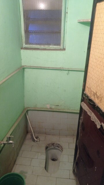 Bathroom in 1 BHK Apartment at Dombivli West – for Rent