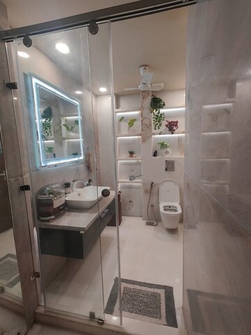 Master Bedroom in 4 BHK Builder Floor at Palam Vihar Residents Association, Palam Vihar – for Rent