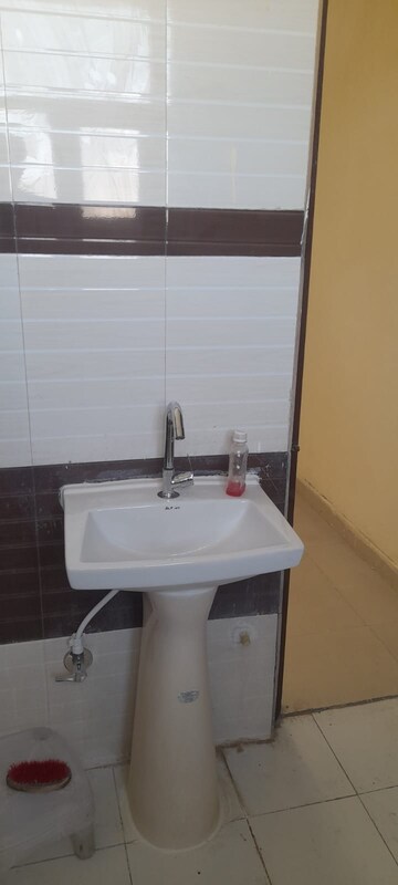 Bathroom in 2 BHK Apartment at Peer Mucchalla – for Rent