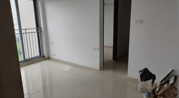 Room in 2 BHK Apartment at Kalpataru Parkcity Sunrise C, Kolshet Road – for Rent