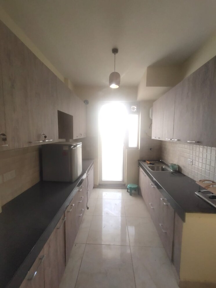 Kitchen, bptp-discovery-park 3 Bedroom 1625 Sq.Ft. Apartment In Sector 80 Faridabad 7981945
