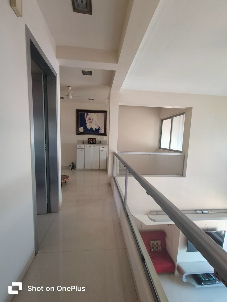 Master Bedroom, milton-apartment-khar-dhanda 3 Bedroom 1300 Sq.Ft. Apartment In Khar Danda Mumbai 7981944