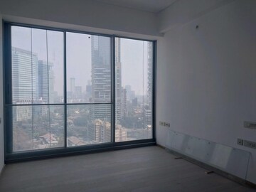 Room in 4 BHK Apartment at Rustomjee Crown, Prabhadevi – for Rent