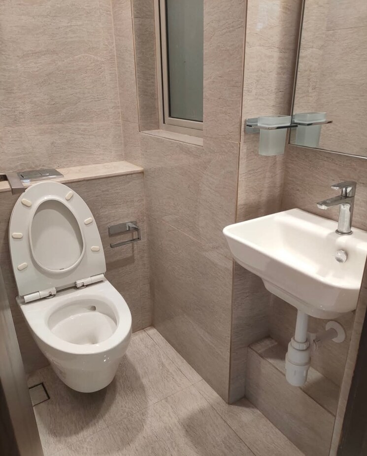 Bathroom, hiranandani-regent-hill 1 Bedroom 379 Sq.Ft. Apartment In Powai Mumbai 7981976