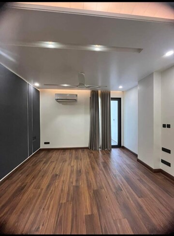 Room in 2 BHK Apartment at JKG Palm Resort, Raj Nagar Extension – for Rent