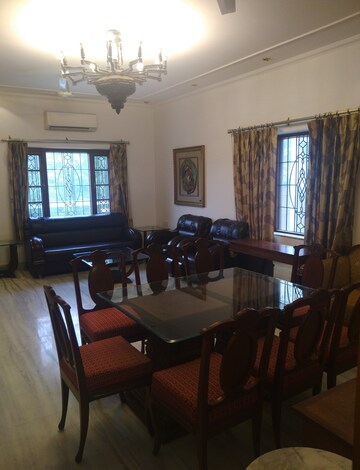 Master Bedroom in 2 BHK Builder Floor at Defence Colony – for Rent