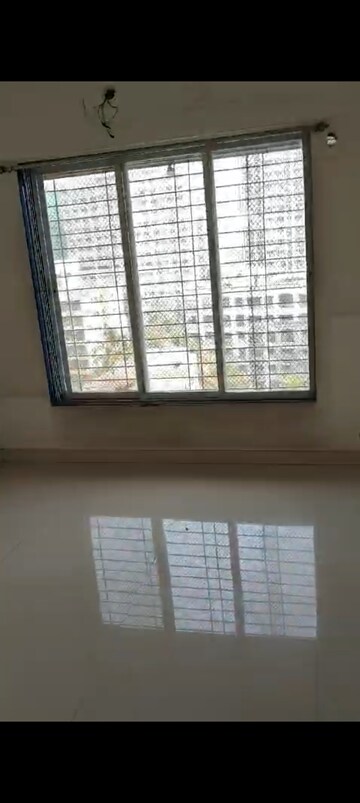 Room in 2 BHK Apartment at Kurla East – for Rent