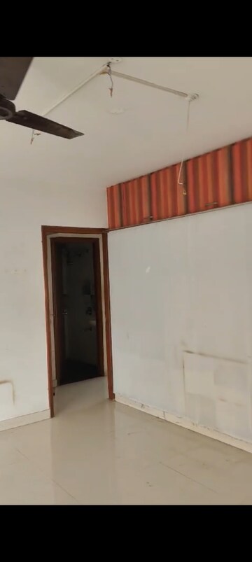 Room in 2 BHK Apartment at Kurla East – for Rent