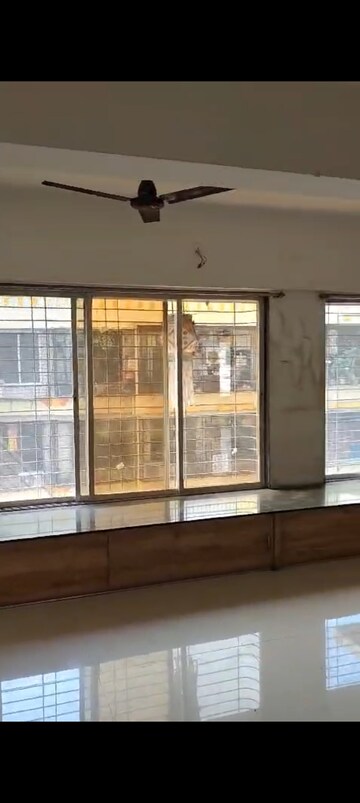 Room in 2 BHK Apartment at Kurla East – for Rent