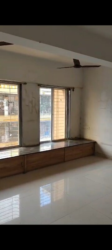 Room in 2 BHK Apartment at Kurla East – for Rent