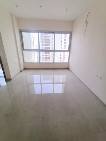 Room in 2 BHK Apartment at Piramal Vaikunth, Balkum Pada – for Rent