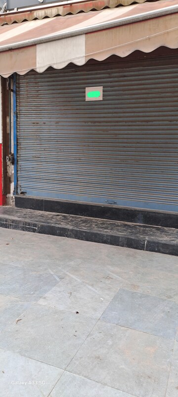 Shop For Rent in Aliganj